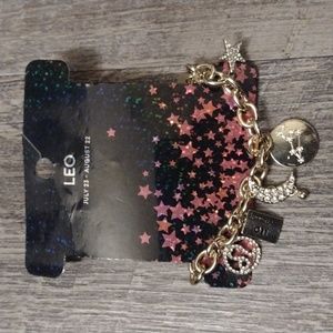 Gold Tone Blingy Leo ♌ Charm Bracelet